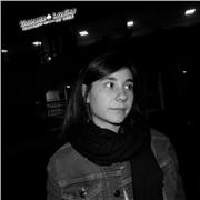 Diplomata al liceo classico, laureata in lettere e iscritta a Filologia, offre ripetizioni in materie umanistiche